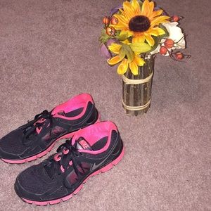 Woman’s Nike Dual Fusion ST2 👟